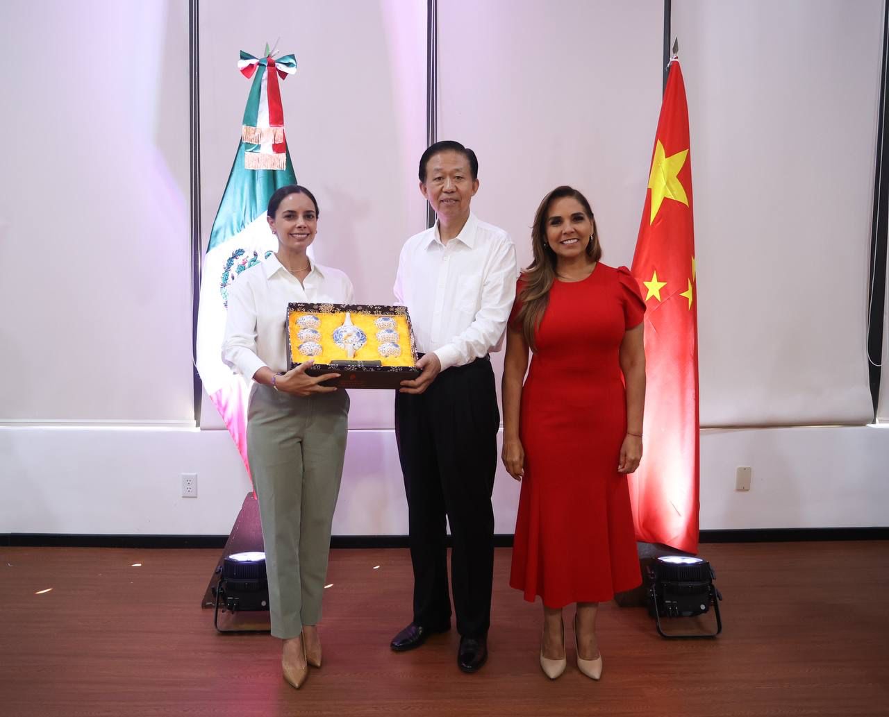 uploads/6/32/01 (195).Jpeg